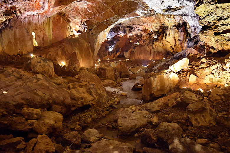 Valporquero Caves